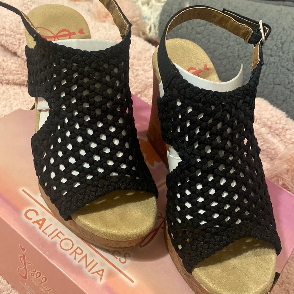 Black sandals